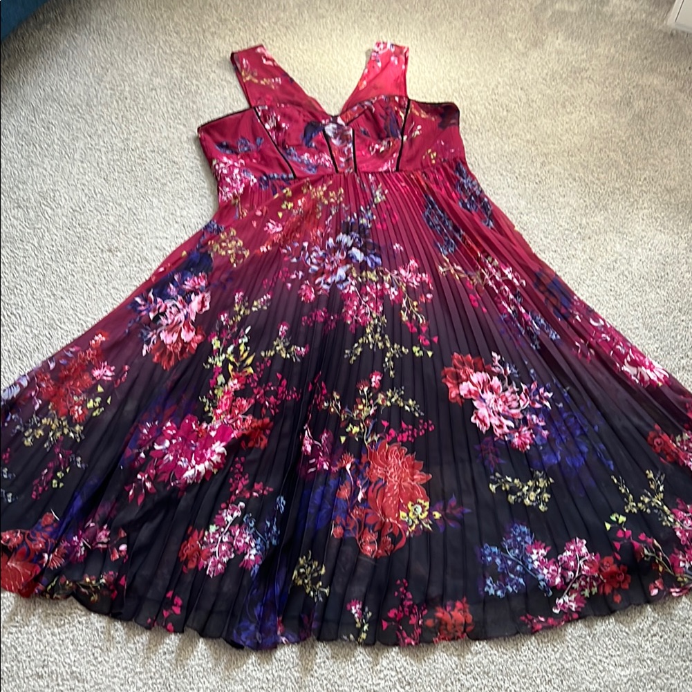 Elegant Floral Pleated Maxi Dress